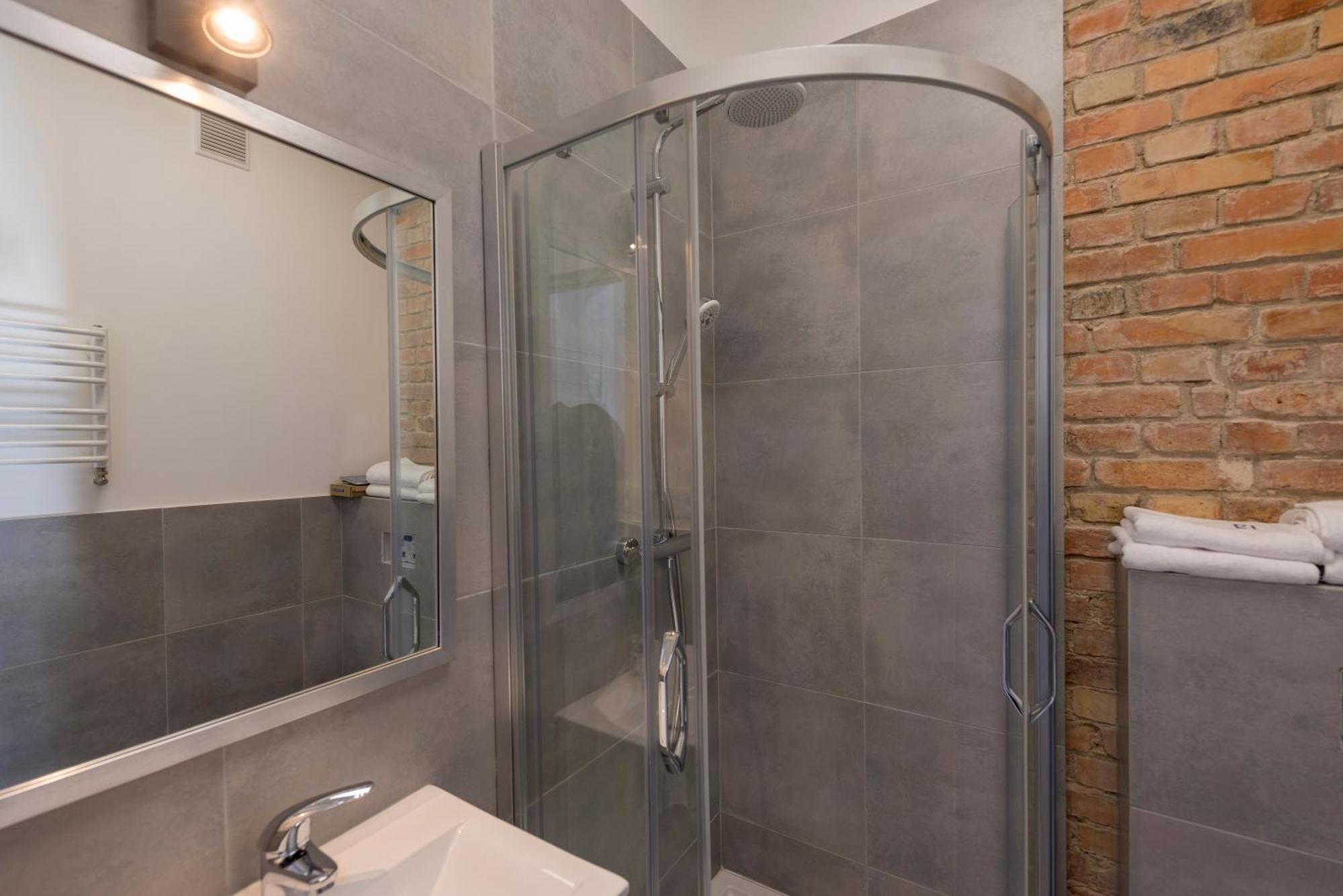 Provenir Home Strzelecka 25 พอซนาน ภายนอก รูปภาพ